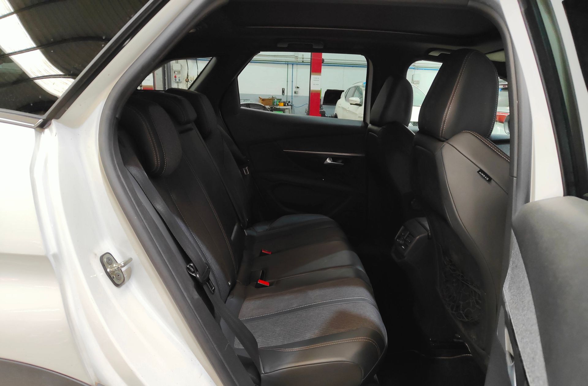 Peugeot 3008 THP 165 GT Line - foto 24
