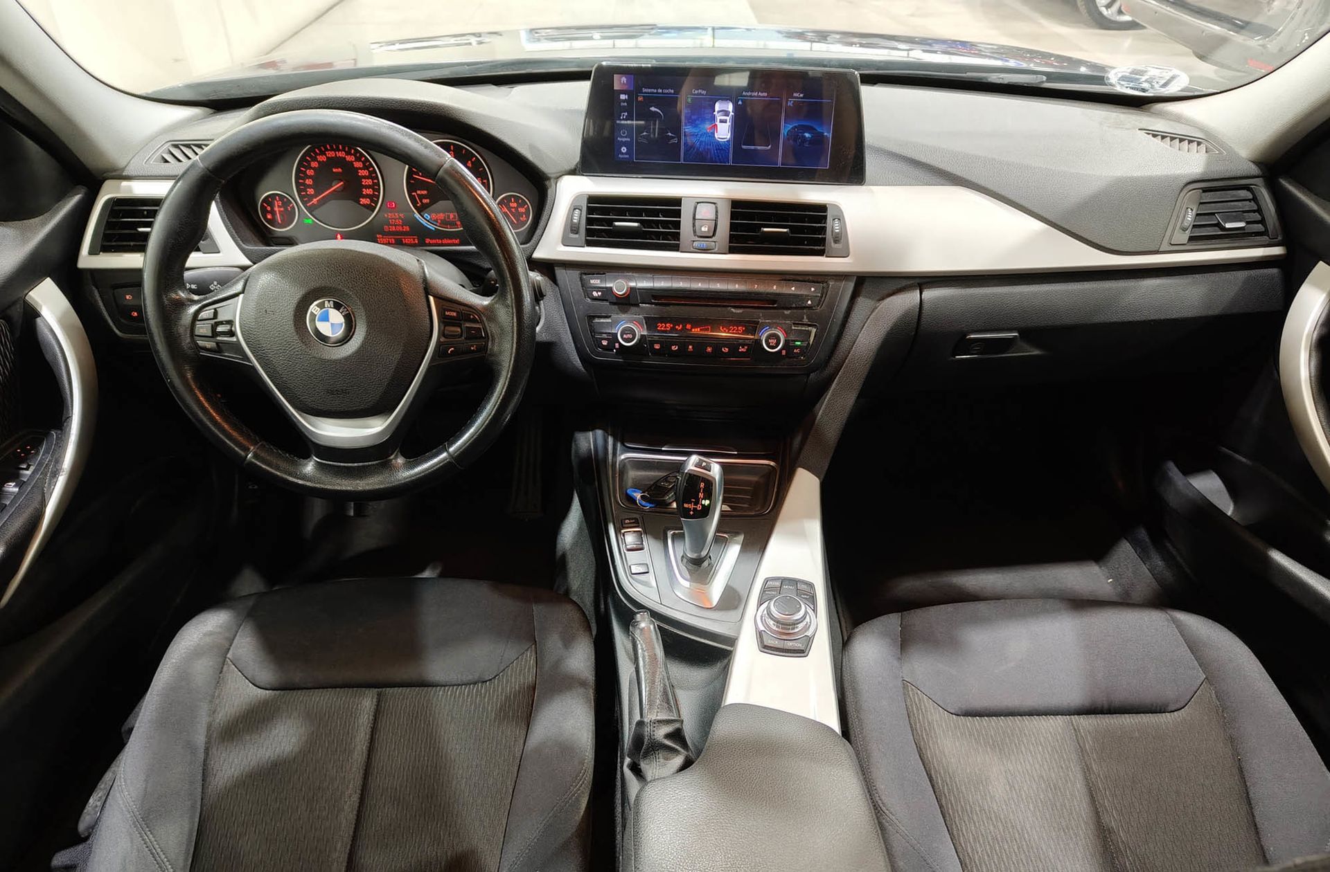 BMW Serie 3 318d Touring - foto 6