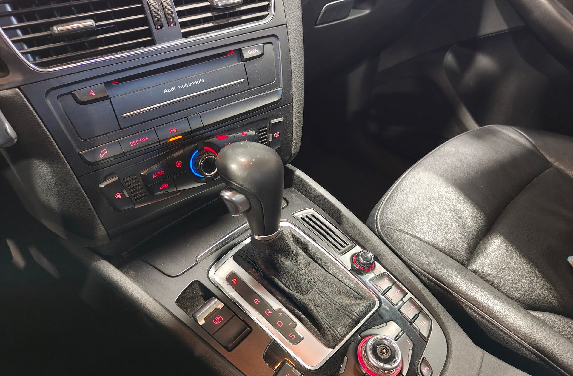 Audi Q5 2.0 TDI DPF quattro S tronic - foto 5