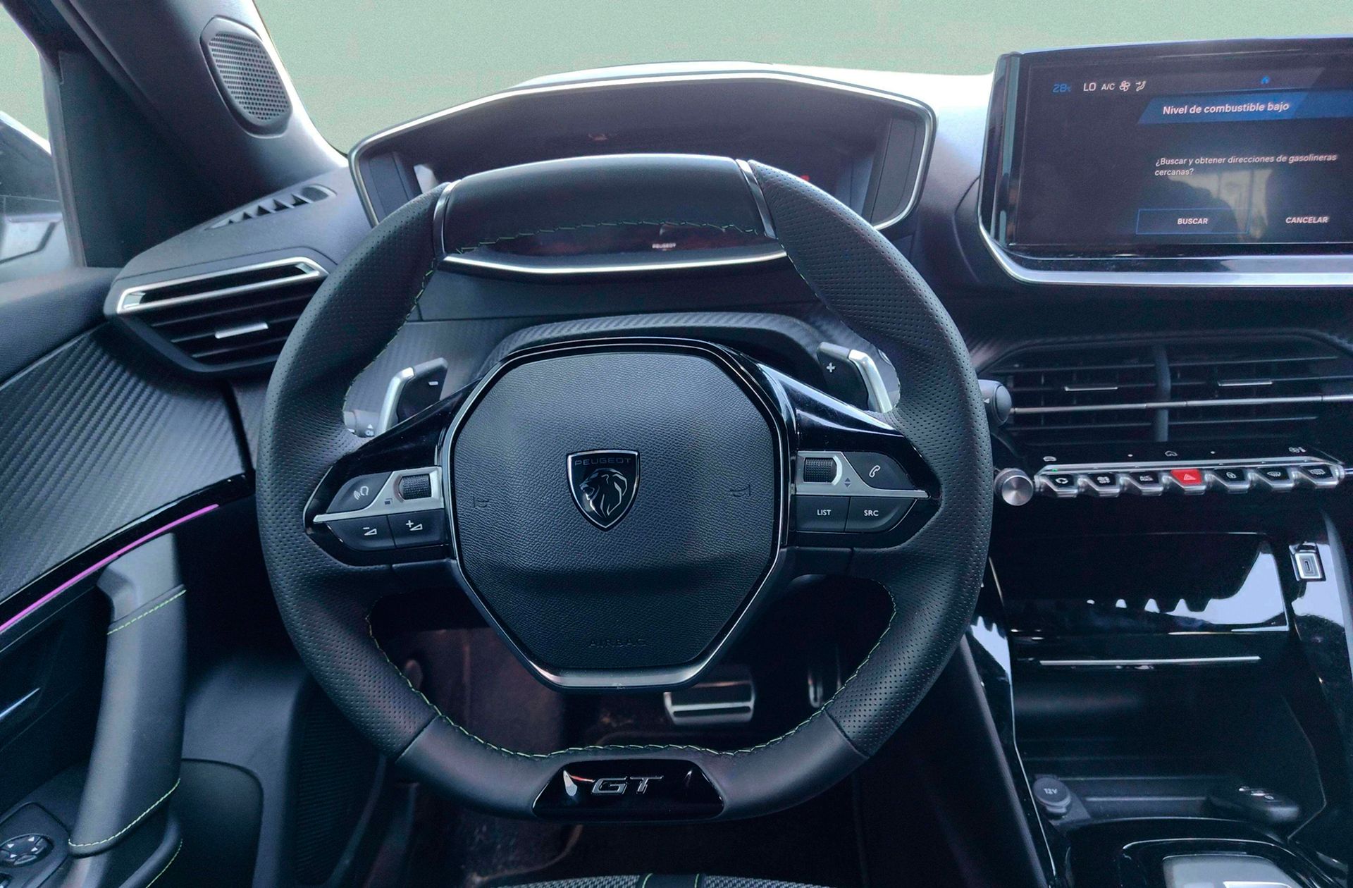 Peugeot 2008 GT Hybrid eDCS6 - foto 22