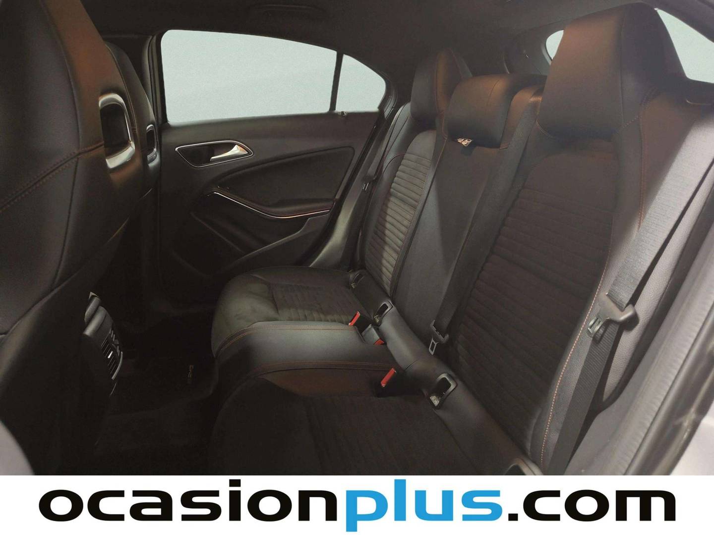 Foto asientos traseros Mercedes Clase A Mercedes Clase A 200 AMG Line (156 CV)
