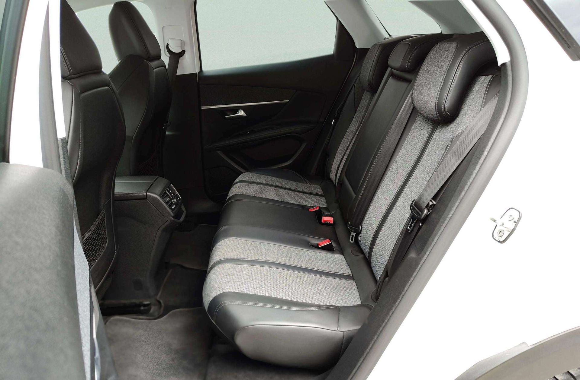 Peugeot 3008 PureTech 130 Allure - foto 13