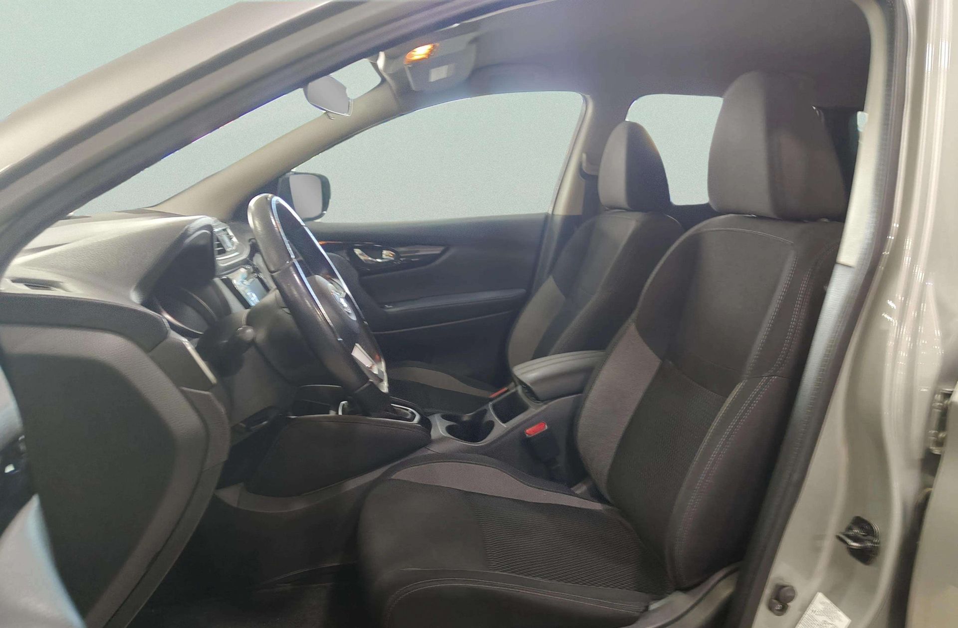 Nissan Qashqai DIG-T 160 N-Connecta 4x2 DCT - foto 10
