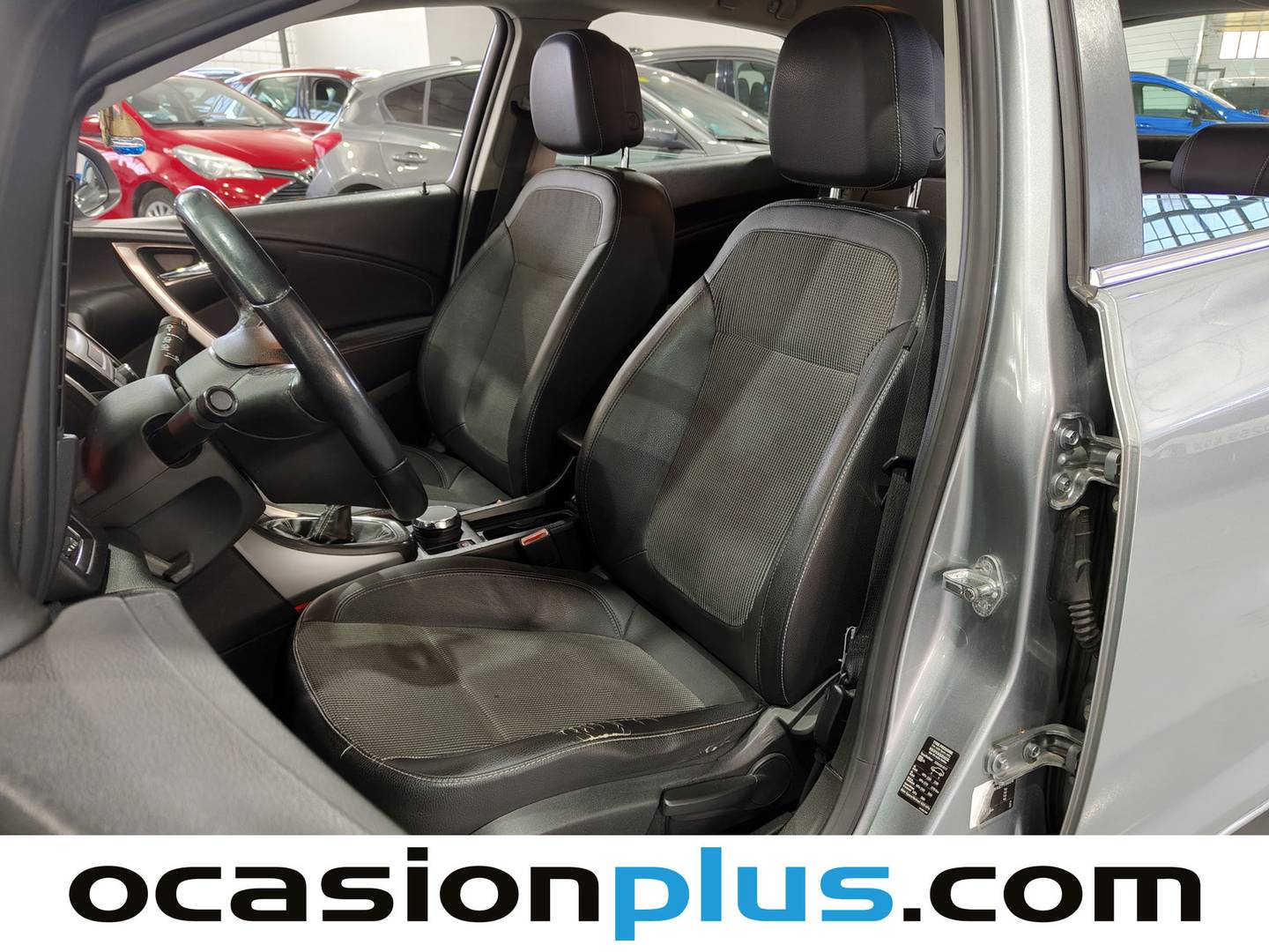 Foto asientos delanteros Opel Astra Opel Astra 1.7 CDTI Cosmo (110 CV)