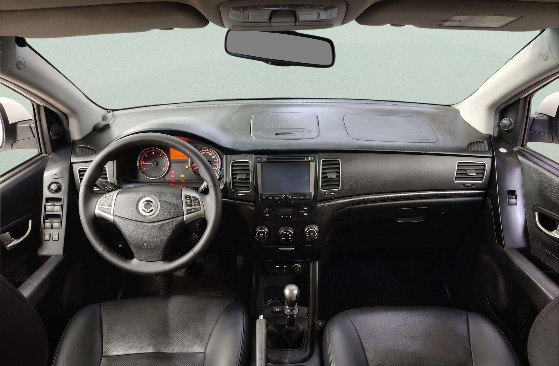 SsangYong Korando D20T Limited 4x2 - foto 7