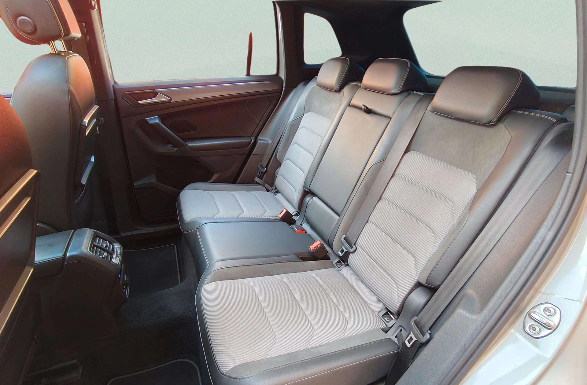 Volkswagen Tiguan Sport 1.5 TSI DSG Pack R-Line - foto 15