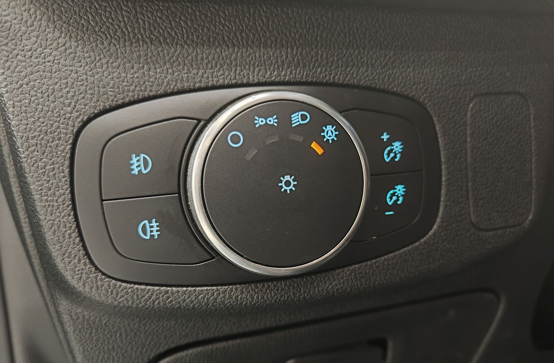Ford Focus 1.5 EcoBlue ST-Line - foto 13