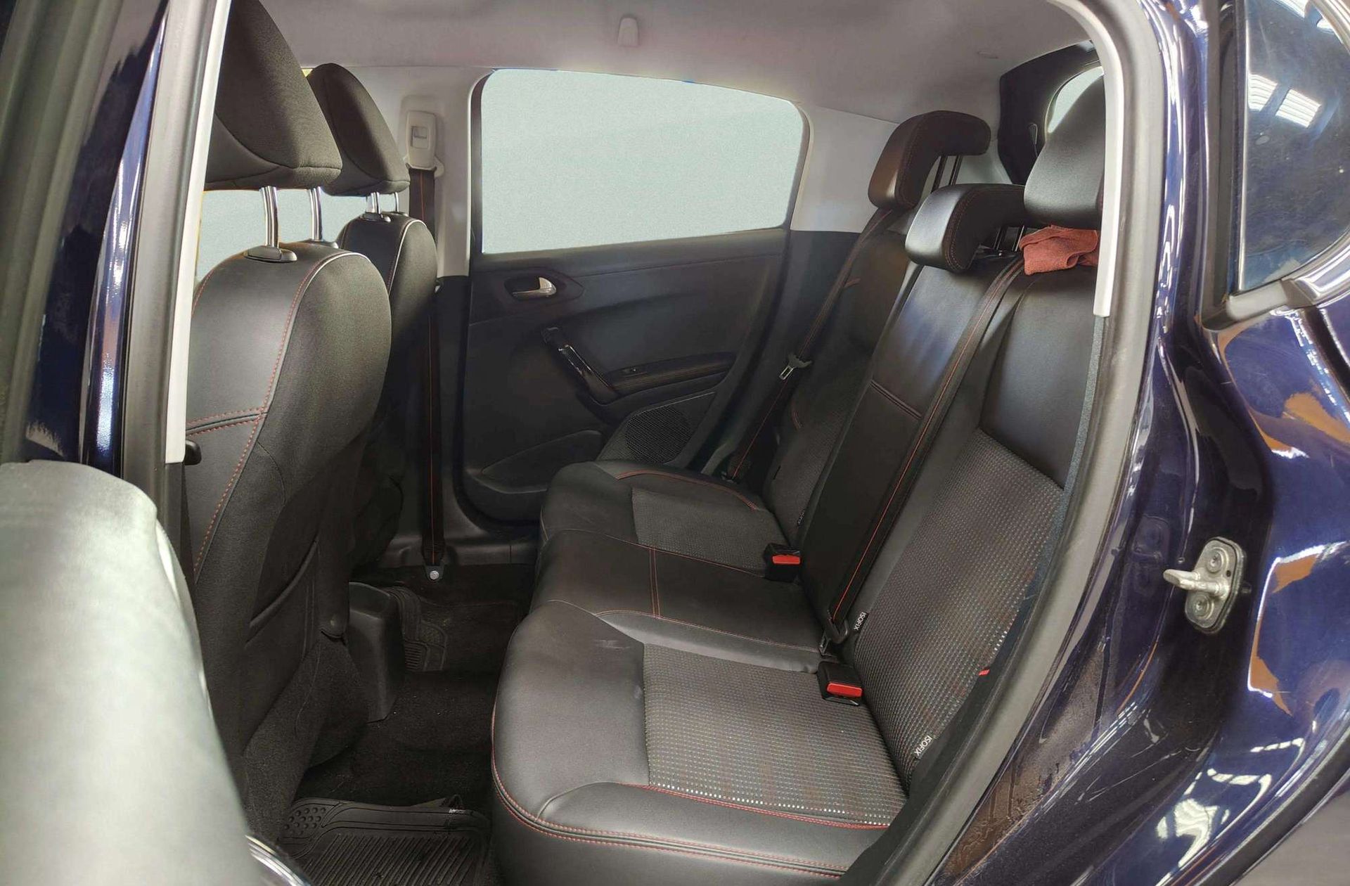 Peugeot 208 1.2 PureTech GT-Line - foto 9