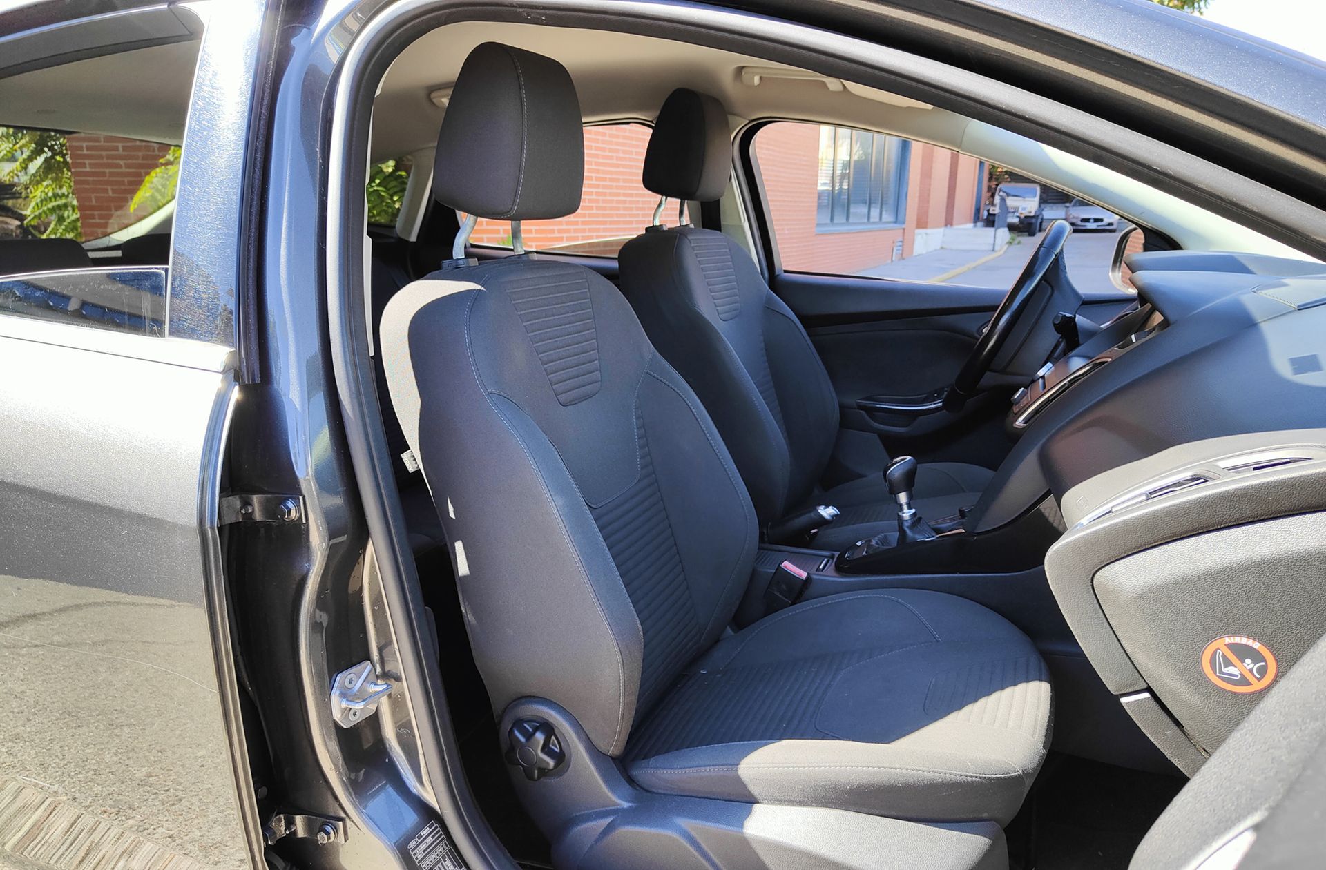 Ford Focus 1.0 EcoBoost Titanium - foto 16