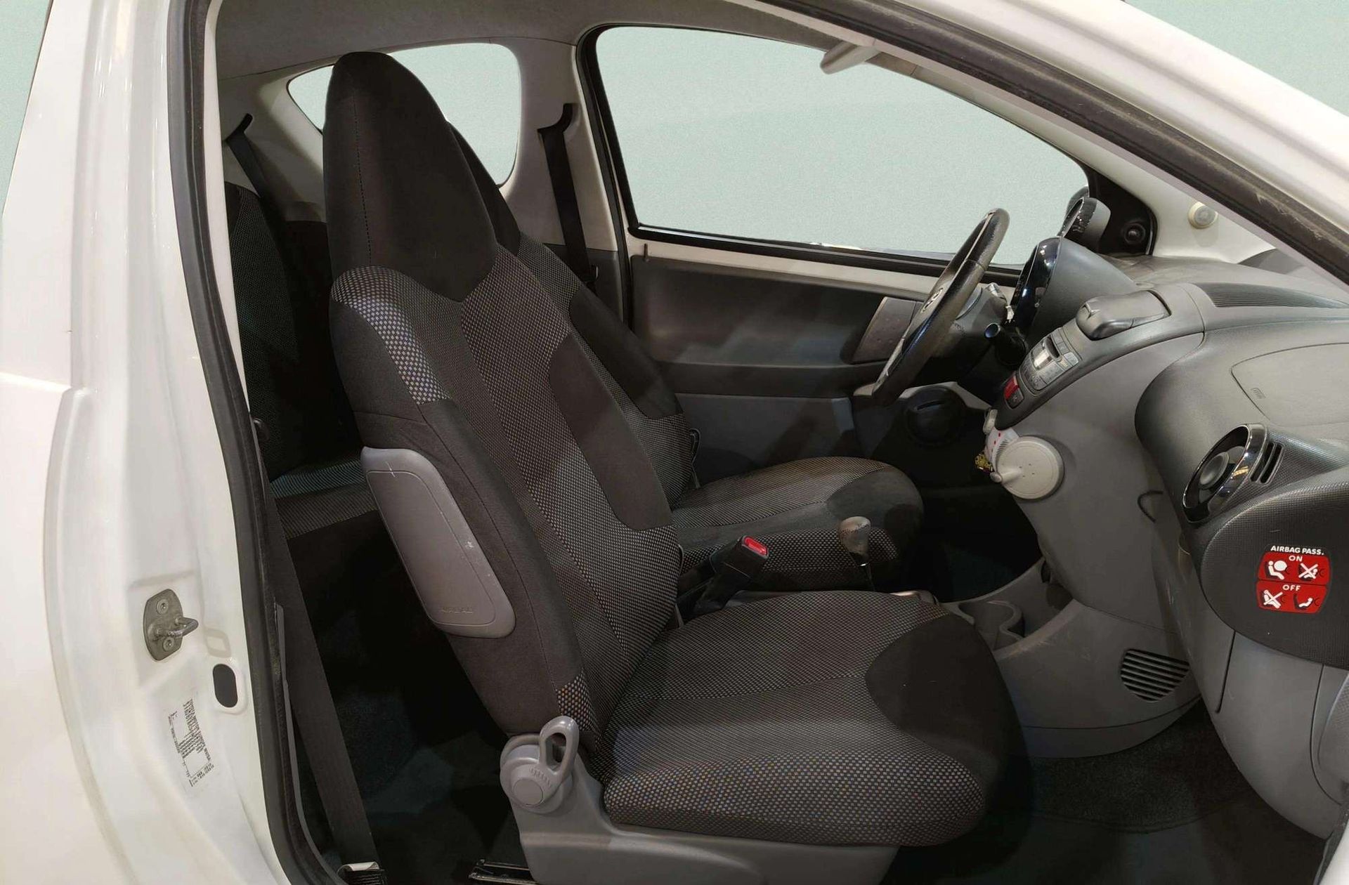 Toyota Aygo 1.0 VVT-i Connect - foto 17