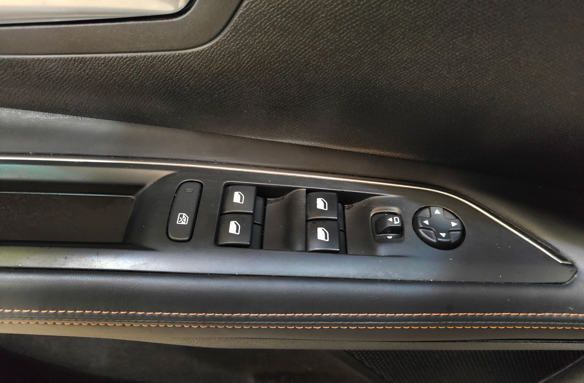 Peugeot 3008 THP 165 GT Line - foto 41