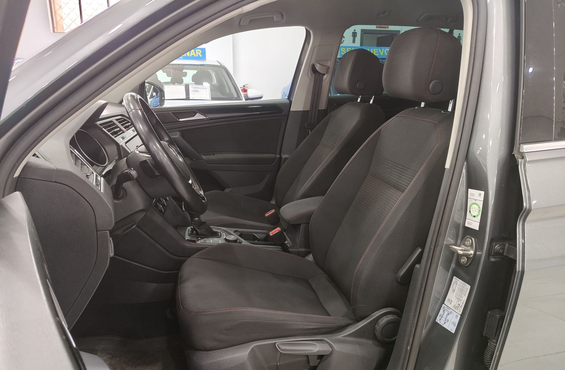 Volkswagen Tiguan Sport 2.0 TDI 4Motion DSG Pack R-Line - foto 14