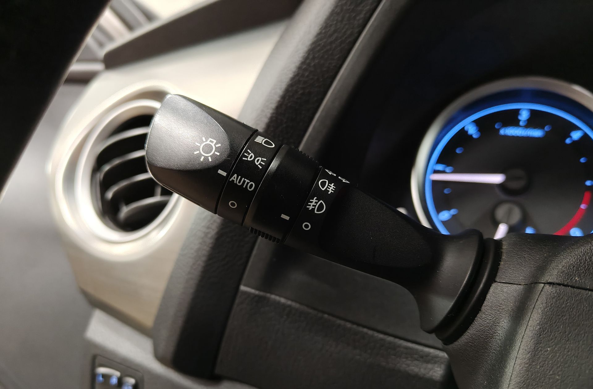 Toyota Auris 120D Active - foto 24