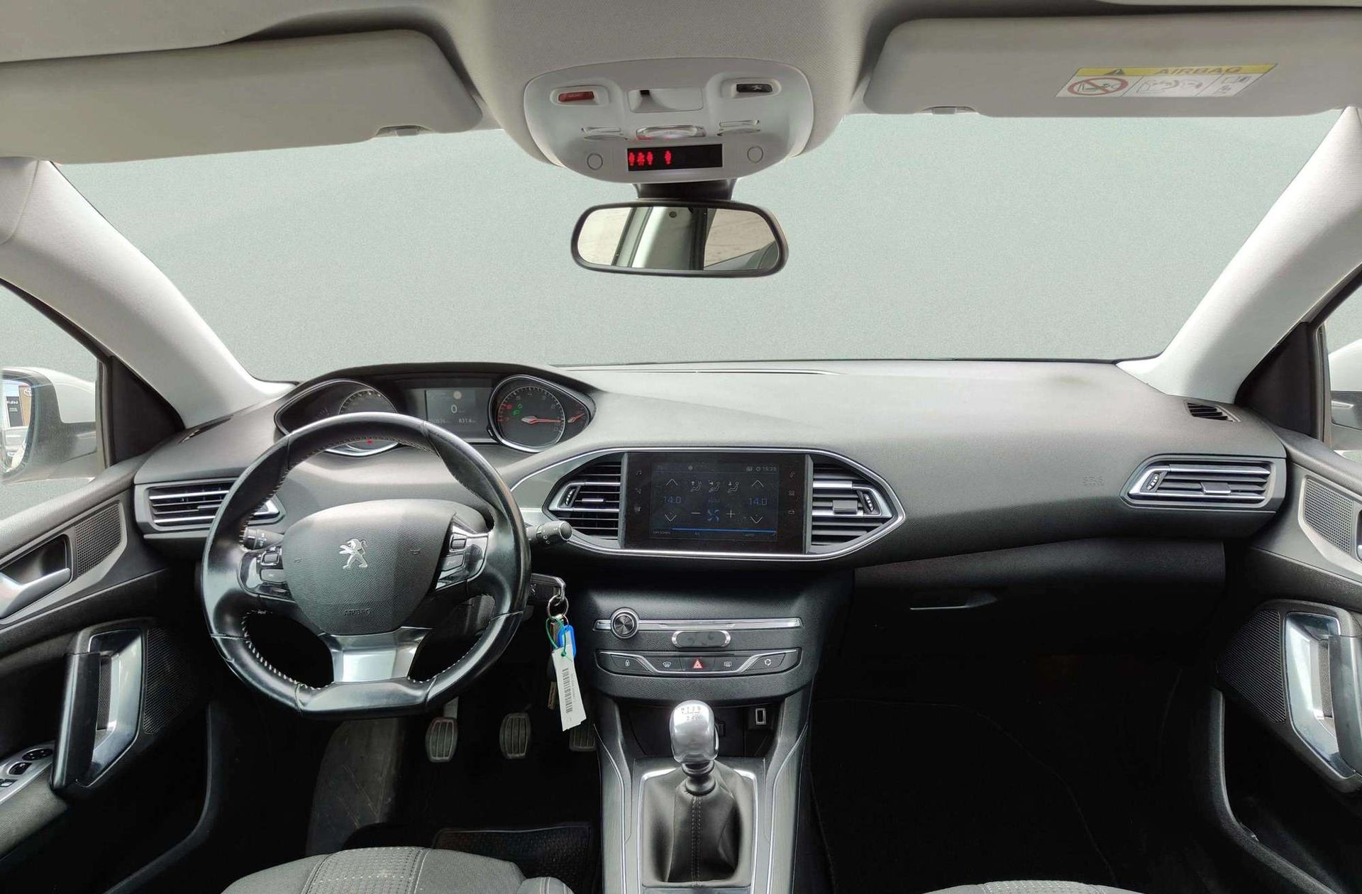 Peugeot 308 SW 1.2 PureTech Allure - foto 6