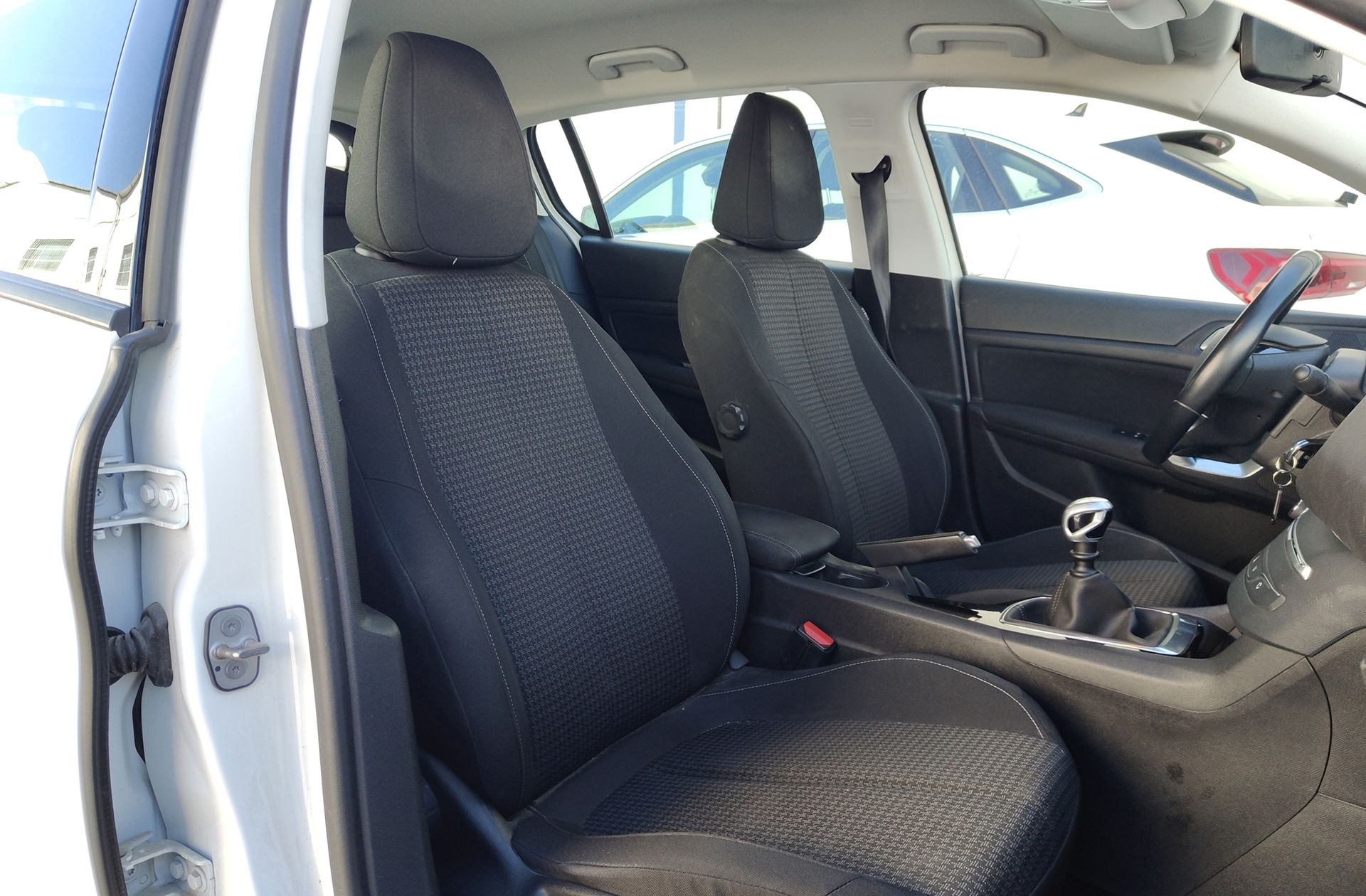 Peugeot 308 1.5 BlueHDi Business Line - foto 14