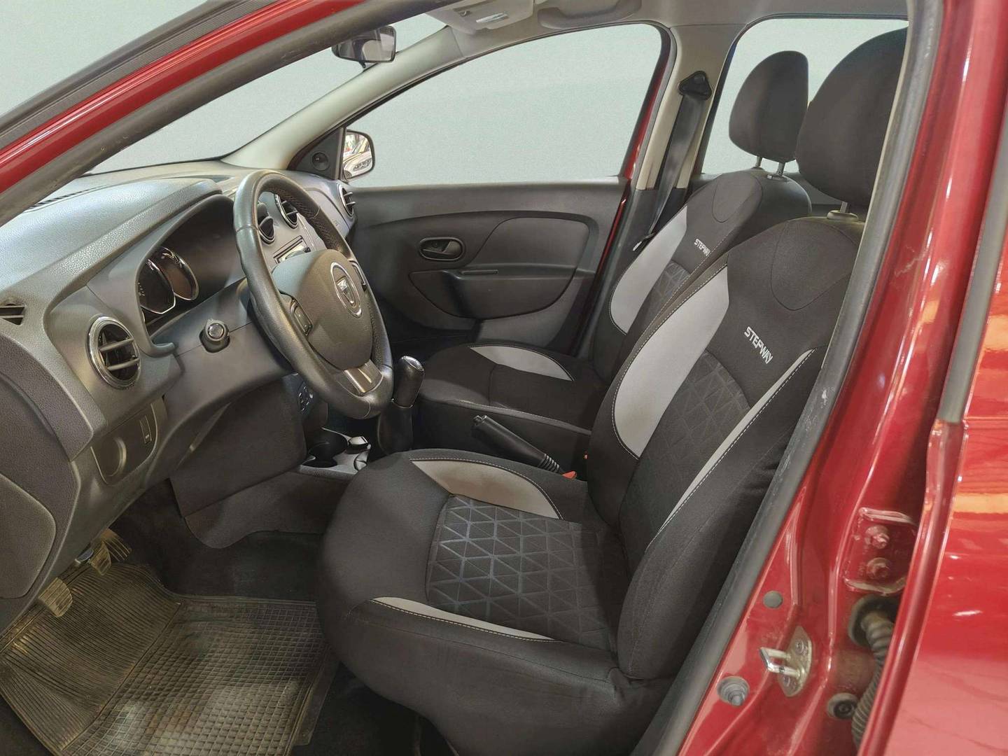 Foto asientos delanteros Dacia Sandero Dacia Sandero Stepway TCe (90 CV)