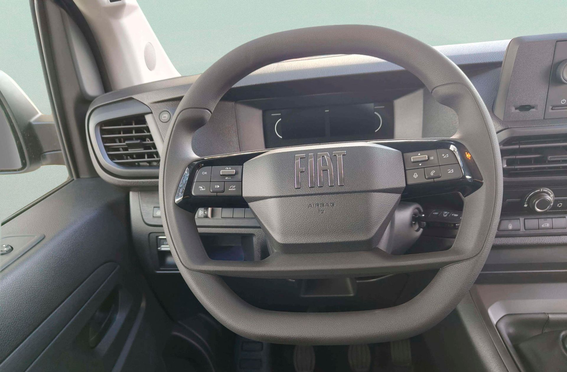 Fiat Scudo Furgón M 1.5 Diésel - foto 16