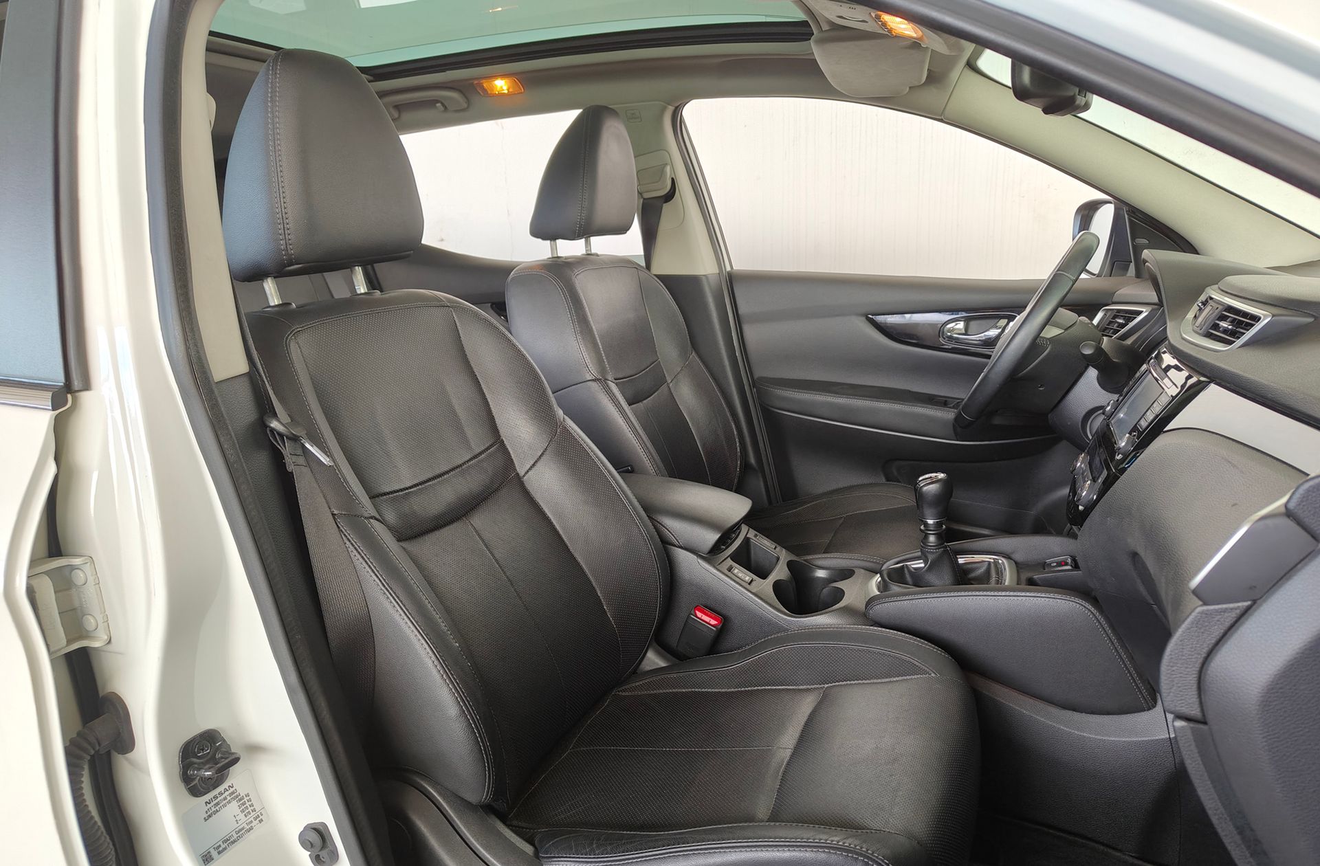 Nissan Qashqai 1.6 dCi Tekna Premium 4x2 - foto 17