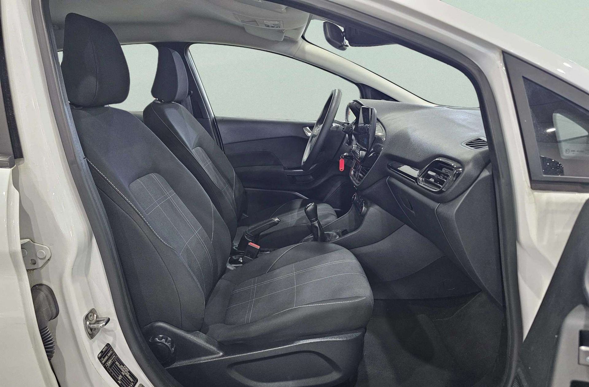 Ford Fiesta 1.1 PFI GLP Trend - foto 18