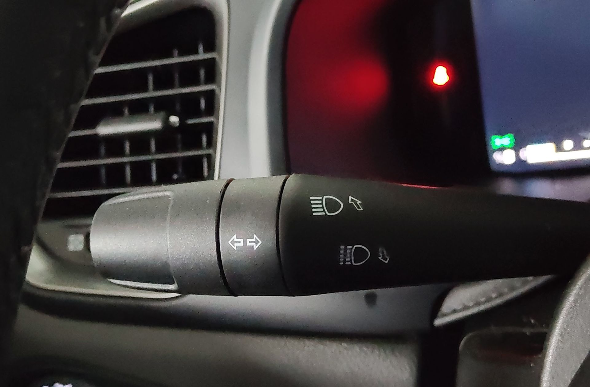 Jeep Renegade eHybrid 1.5 Altitude DCT - foto 23
