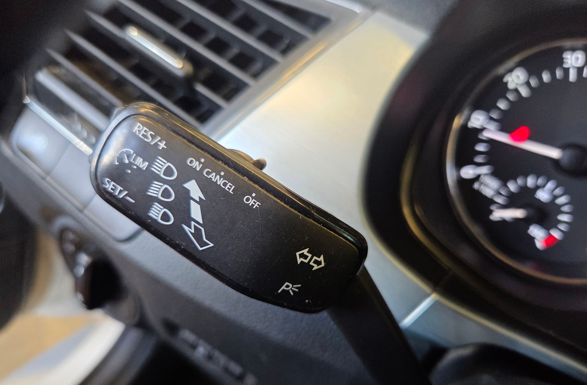 Škoda Fabia 1.0 MPI Like - foto 22