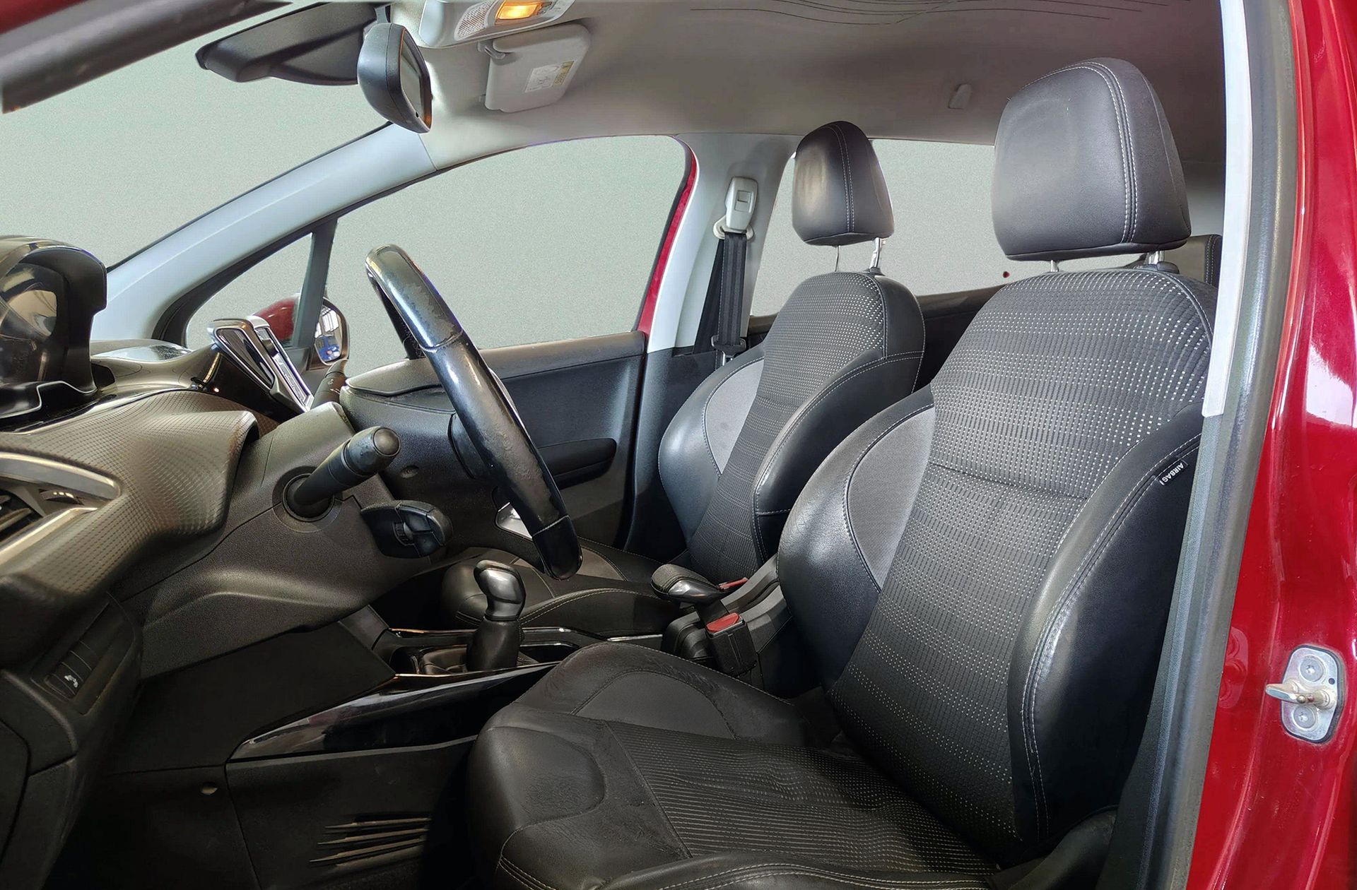 Peugeot 2008 BlueHDi 100 Allure - foto 11