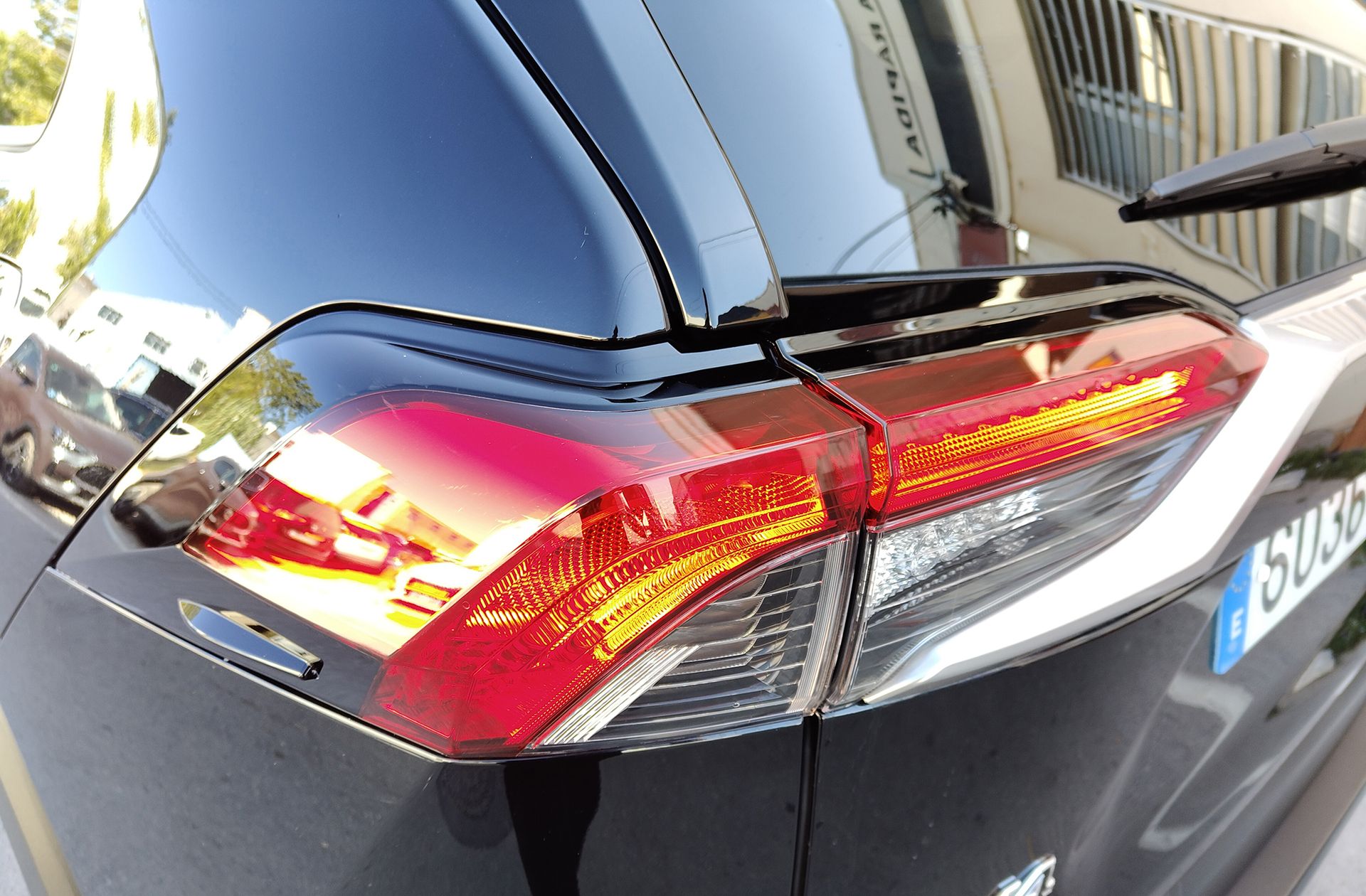 Toyota RAV4 2.5l hybrid Luxury - foto 23
