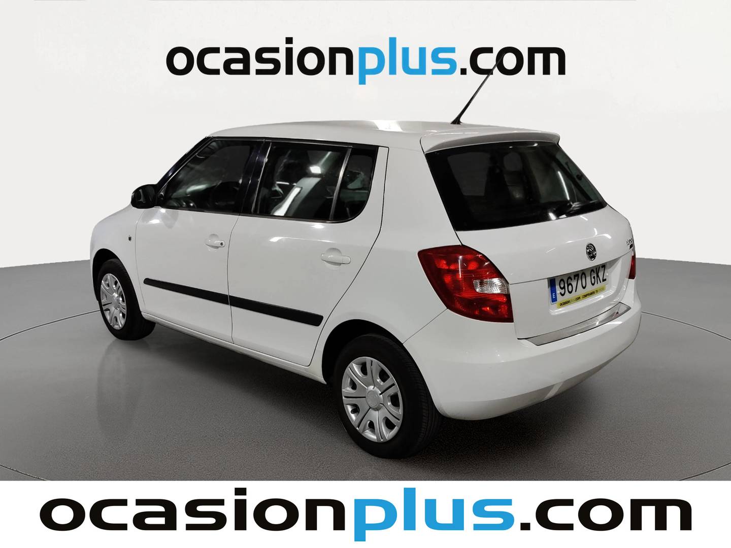 Foto trasera Skoda Fabia Skoda Fabia 1.2 Young (60 CV) izquierda