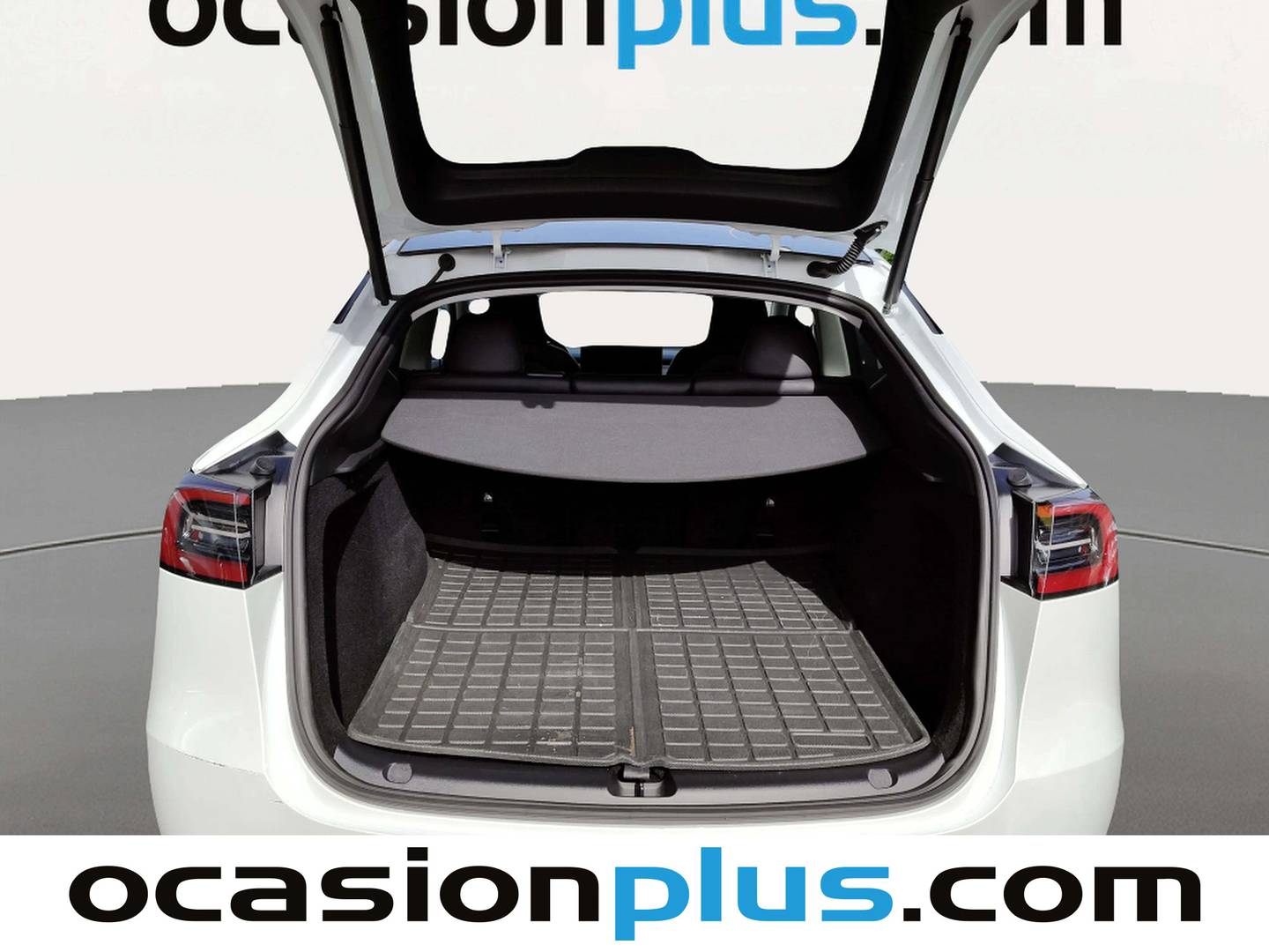 Foto Tesla Model Y Tesla Model Y Tracción Trasera RWD (347 CV) siete plazas