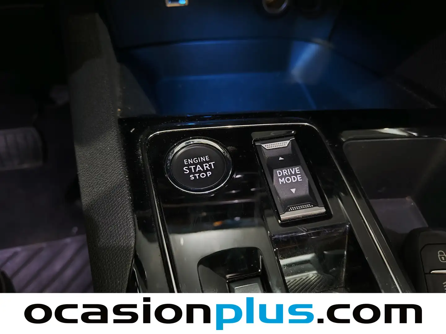 Foto Peugeot 3008 Hybrid Peugeot 3008 Hybrid 300 Allure Pack e-EAT8  (300 CV)