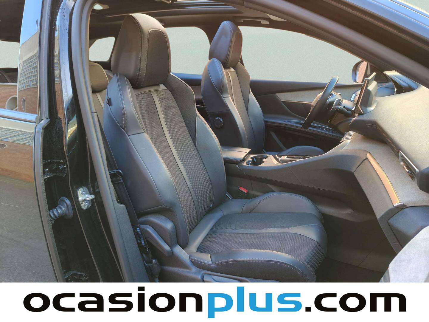 Foto Peugeot 3008 Peugeot 3008 PureTech 130 S&S GT EAT8 (130 CV)