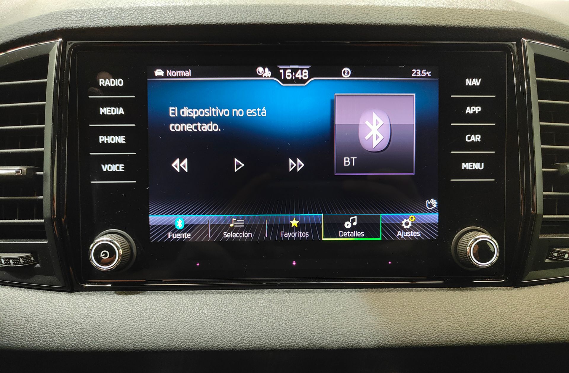 Škoda Karoq 1.5 TSI ACT Sportline DSG - foto 31