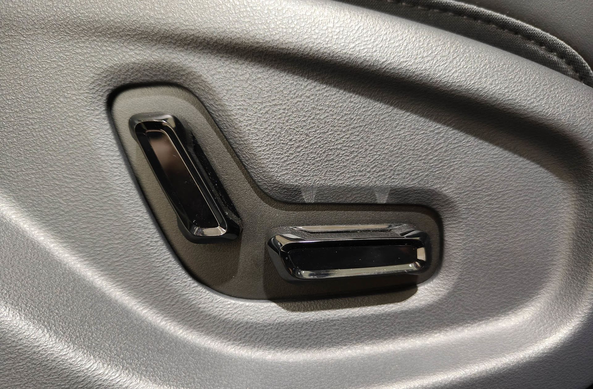 Geely Starray EM-i 1.5 PHEV Pro - foto 21