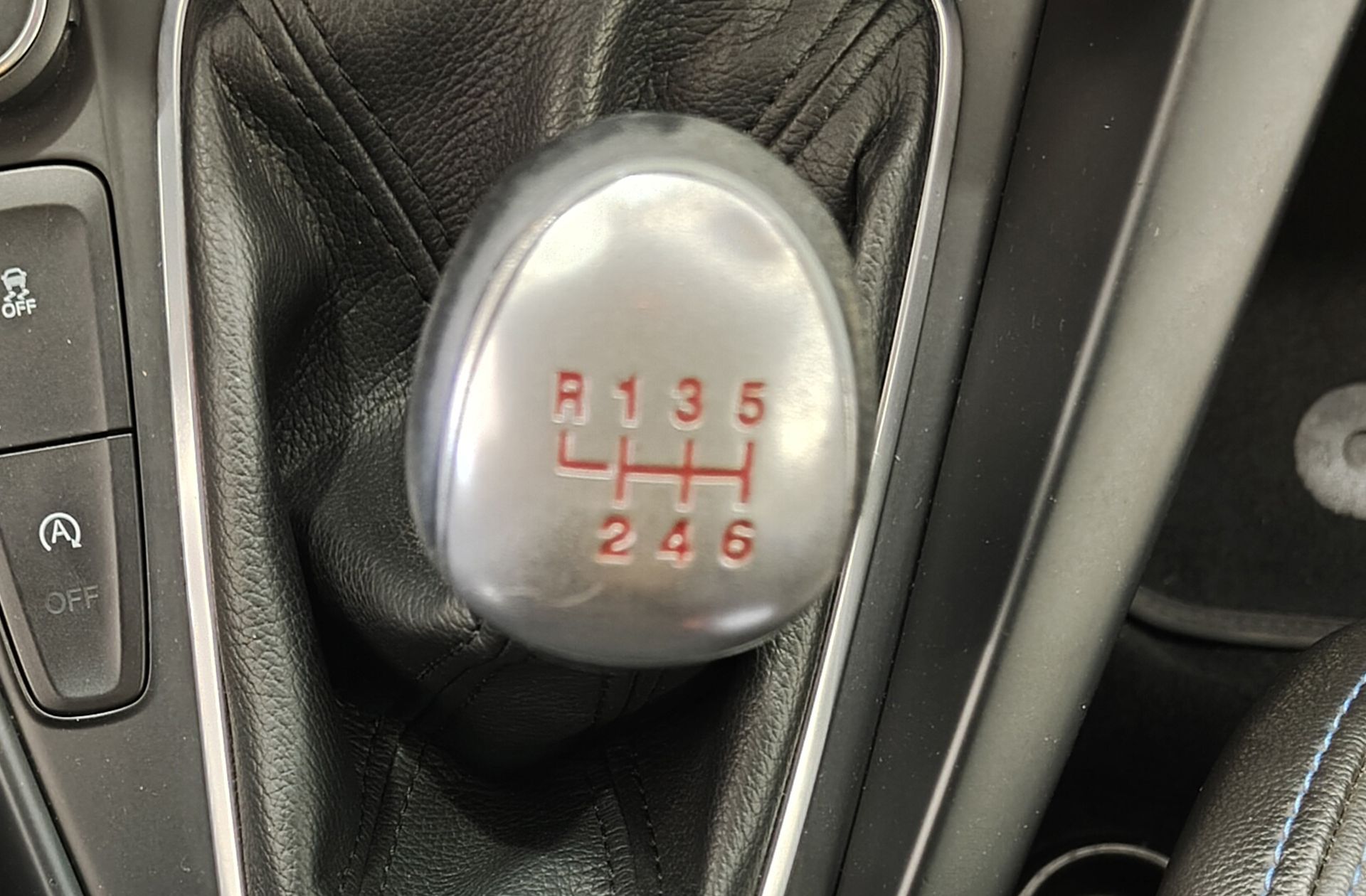 Ford Focus 2.0 EcoBoost ST - foto 5