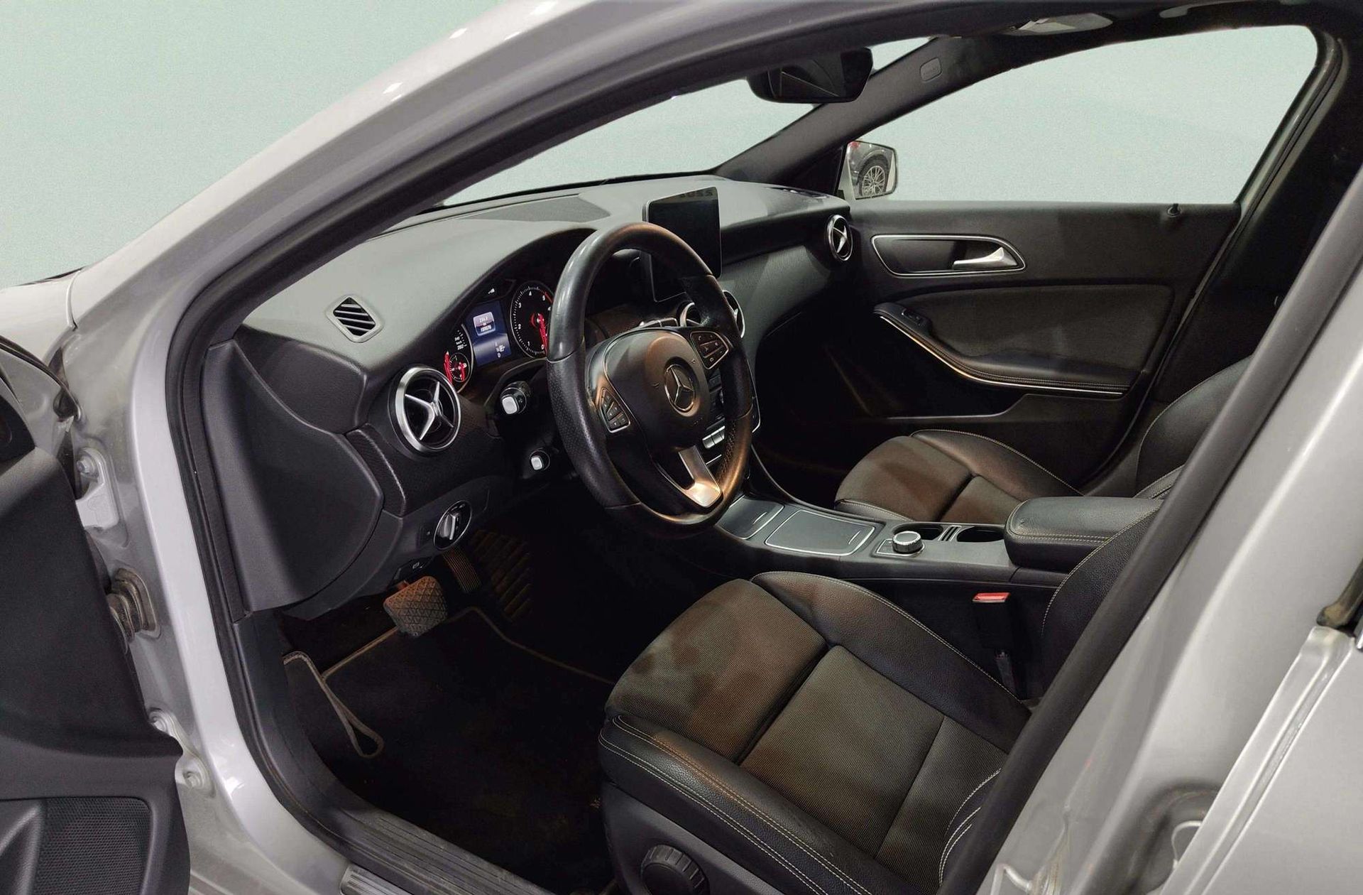 Mercedes-Benz Clase A 200 d Pack AMG - foto 14