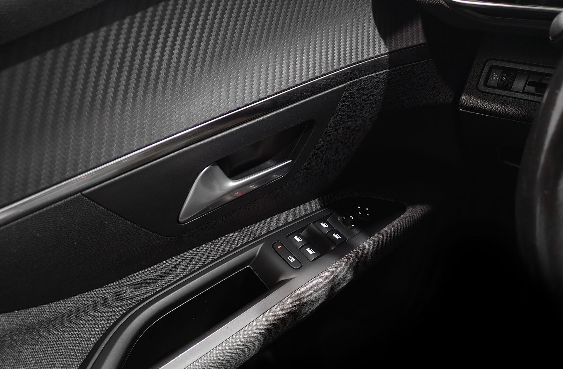 Peugeot 5008 BlueHDi 130 Active EAT8 7 plazas - foto 35