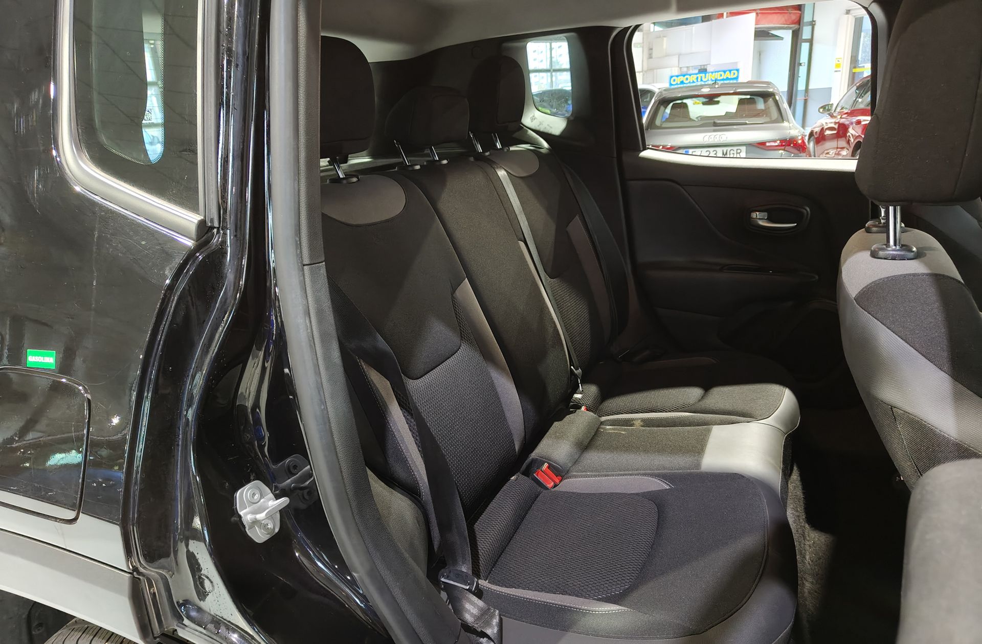 Jeep Renegade eHybrid 1.5 Limited ATX - foto 14