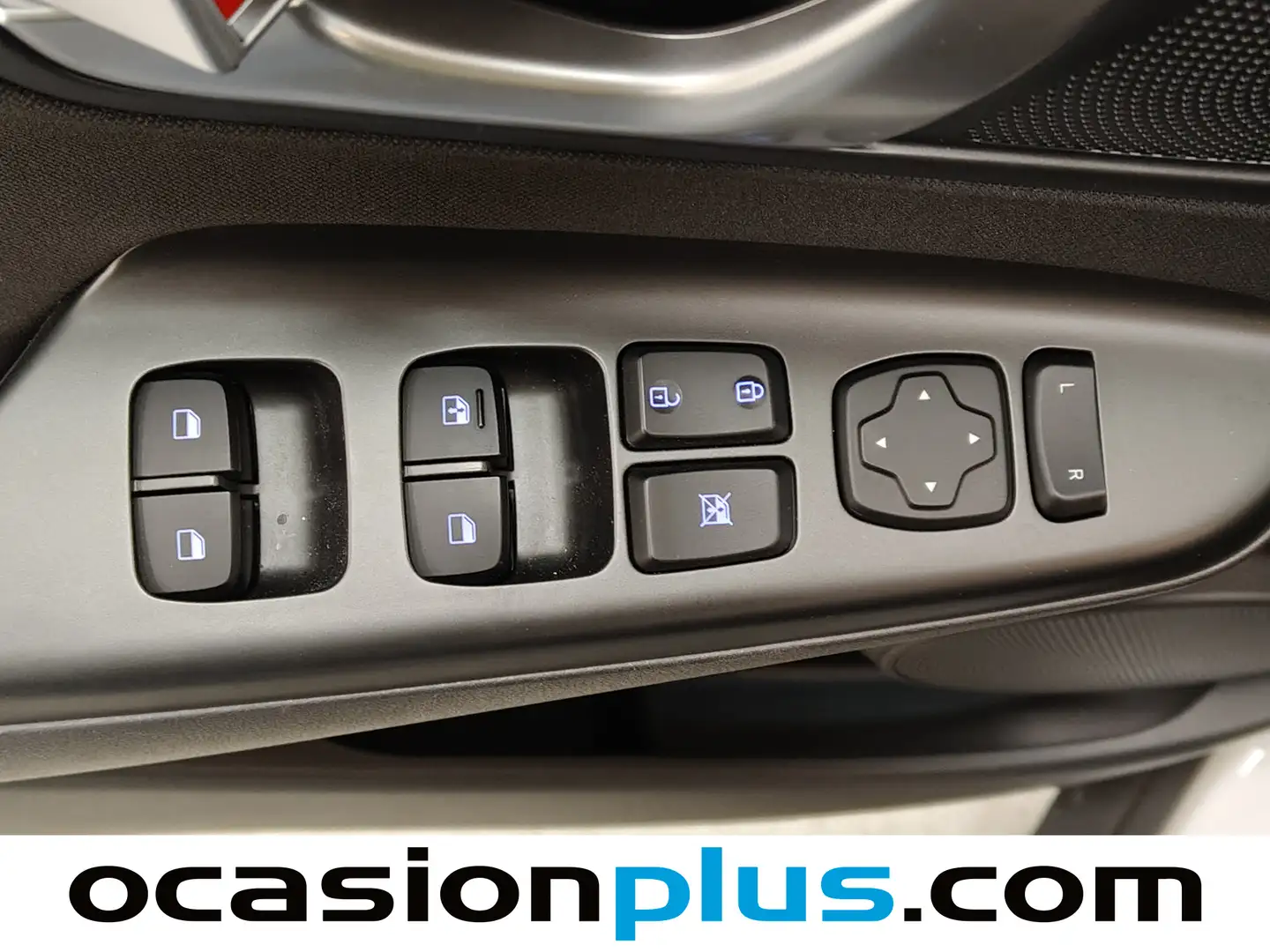 Foto Hyundai Kona Hyundai Kona 1.0 TGDi Maxx 4x2 DCT (120 CV)