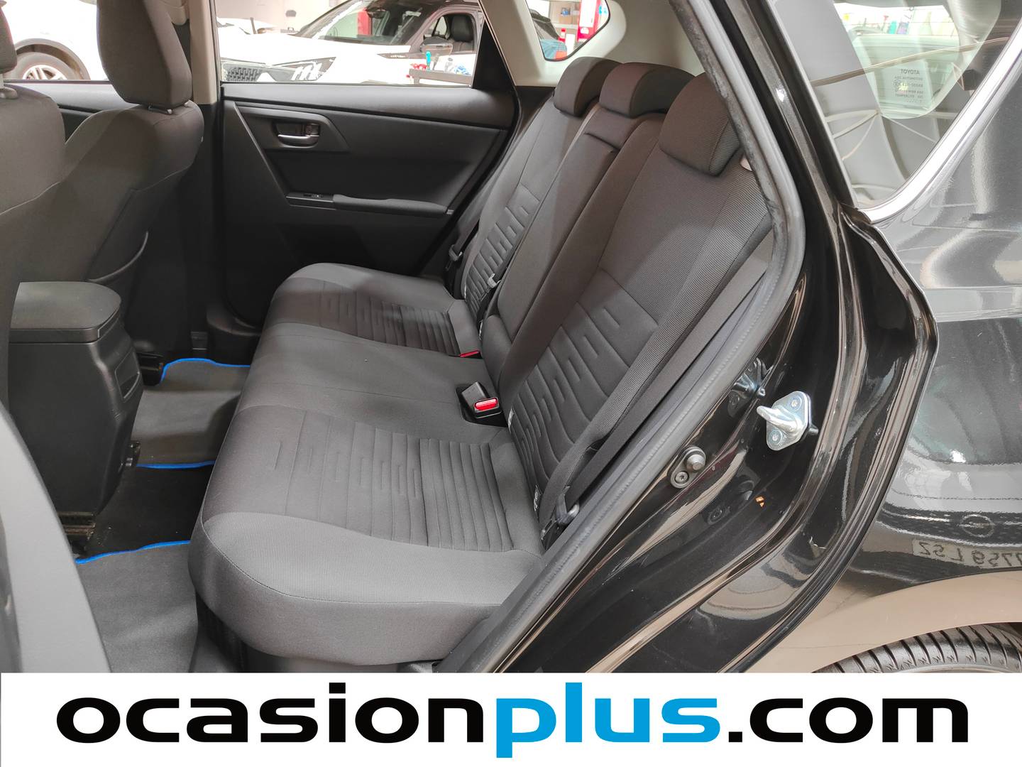 Foto asientos traseros Toyota Auris Toyota Auris 1.8 Hybrid Active (136 CV)