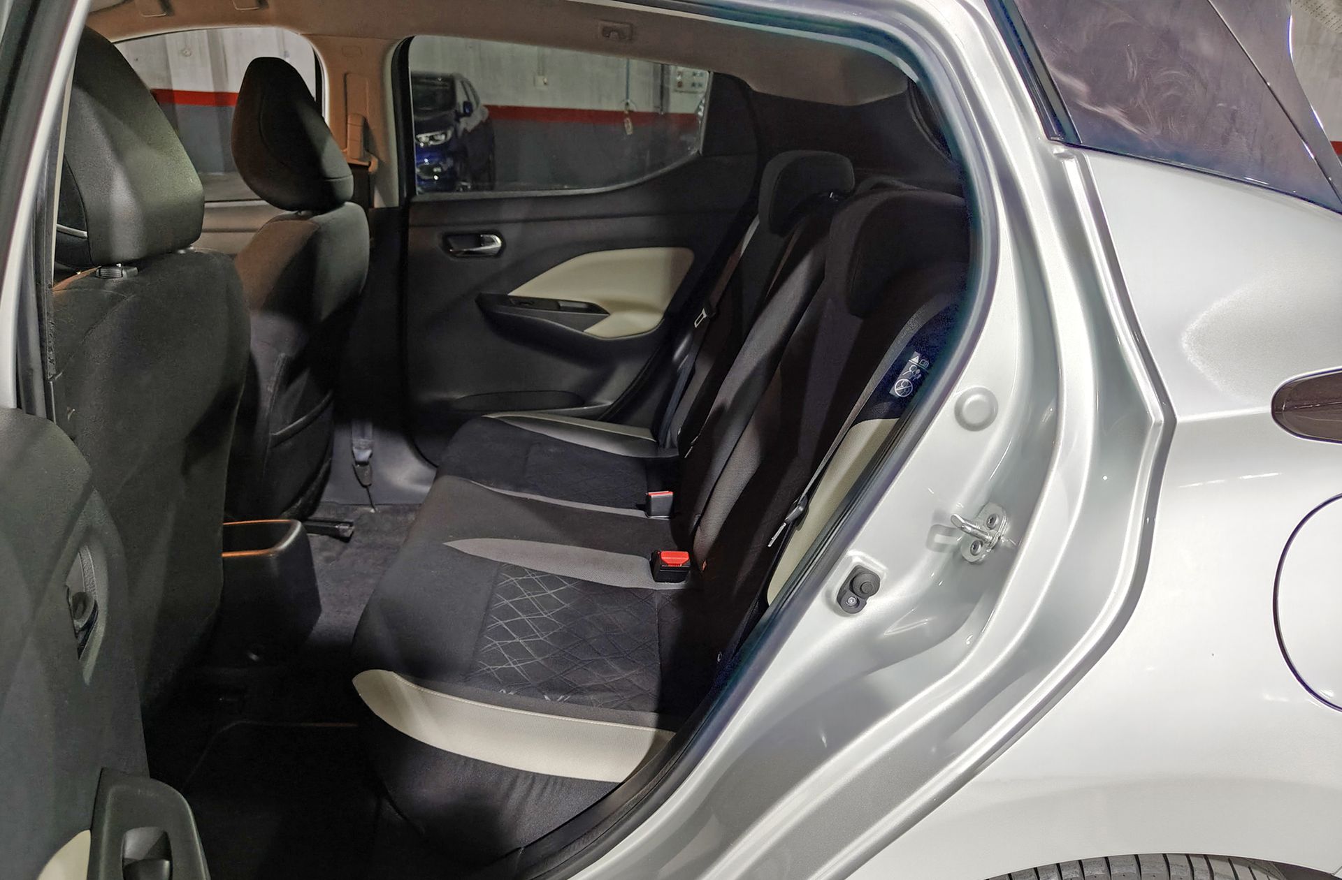 Nissan Micra 1.5 dCi N-Connecta - foto 13