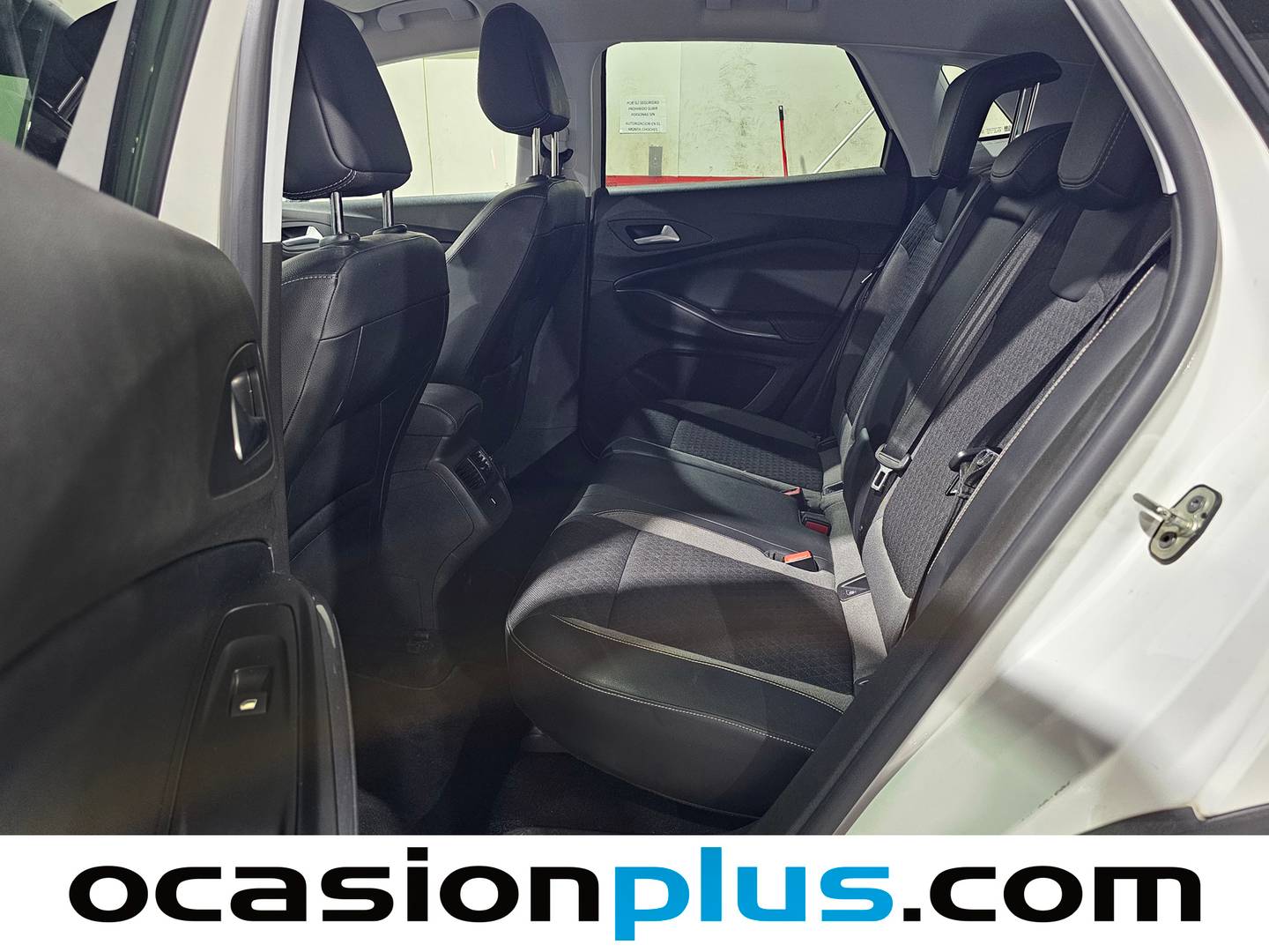 Foto asientos traseros Opel Grandland X Opel Grandland X 1.2 Turbo 120 Aniversario (130 CV)