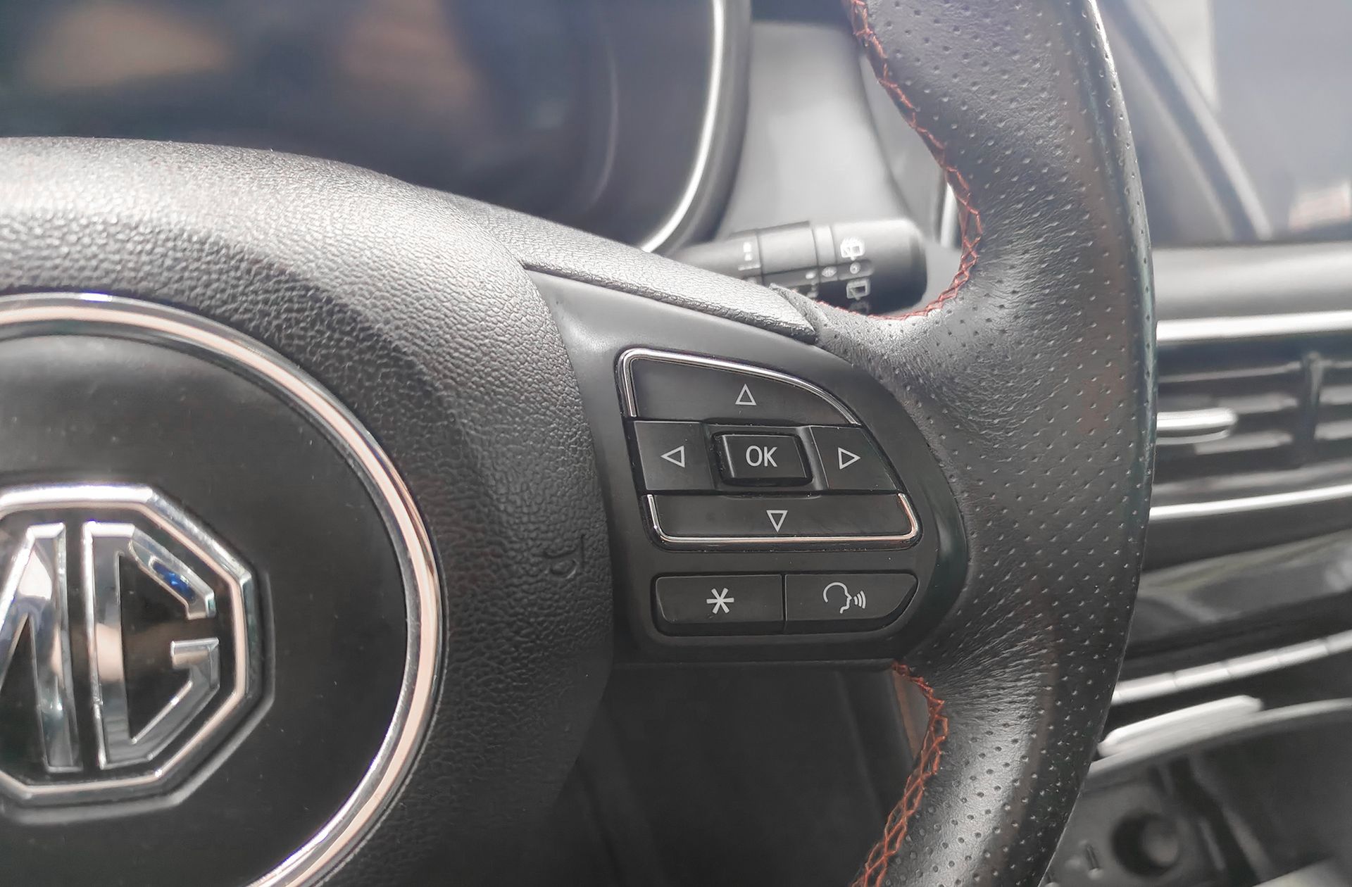 MG HS 1.5 Turbo GDI Luxury - foto 28