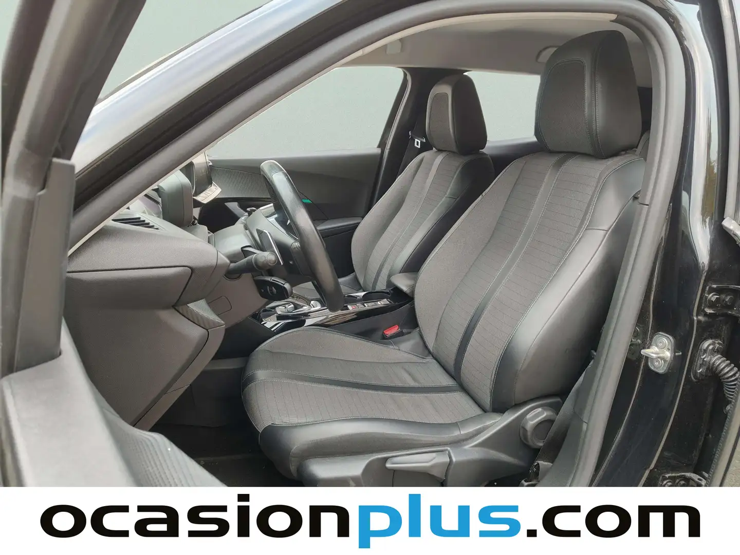 Foto Peugeot 2008 Peugeot 2008 PureTech 130 S&S Allure Pack EAT8 (130 CV)