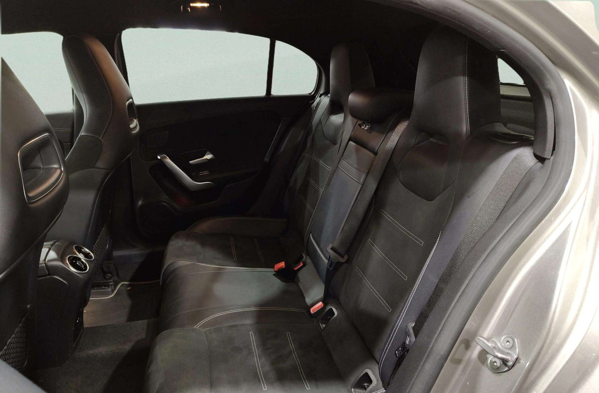 Mercedes-Benz Clase A 180 d Pack AMG - foto 16