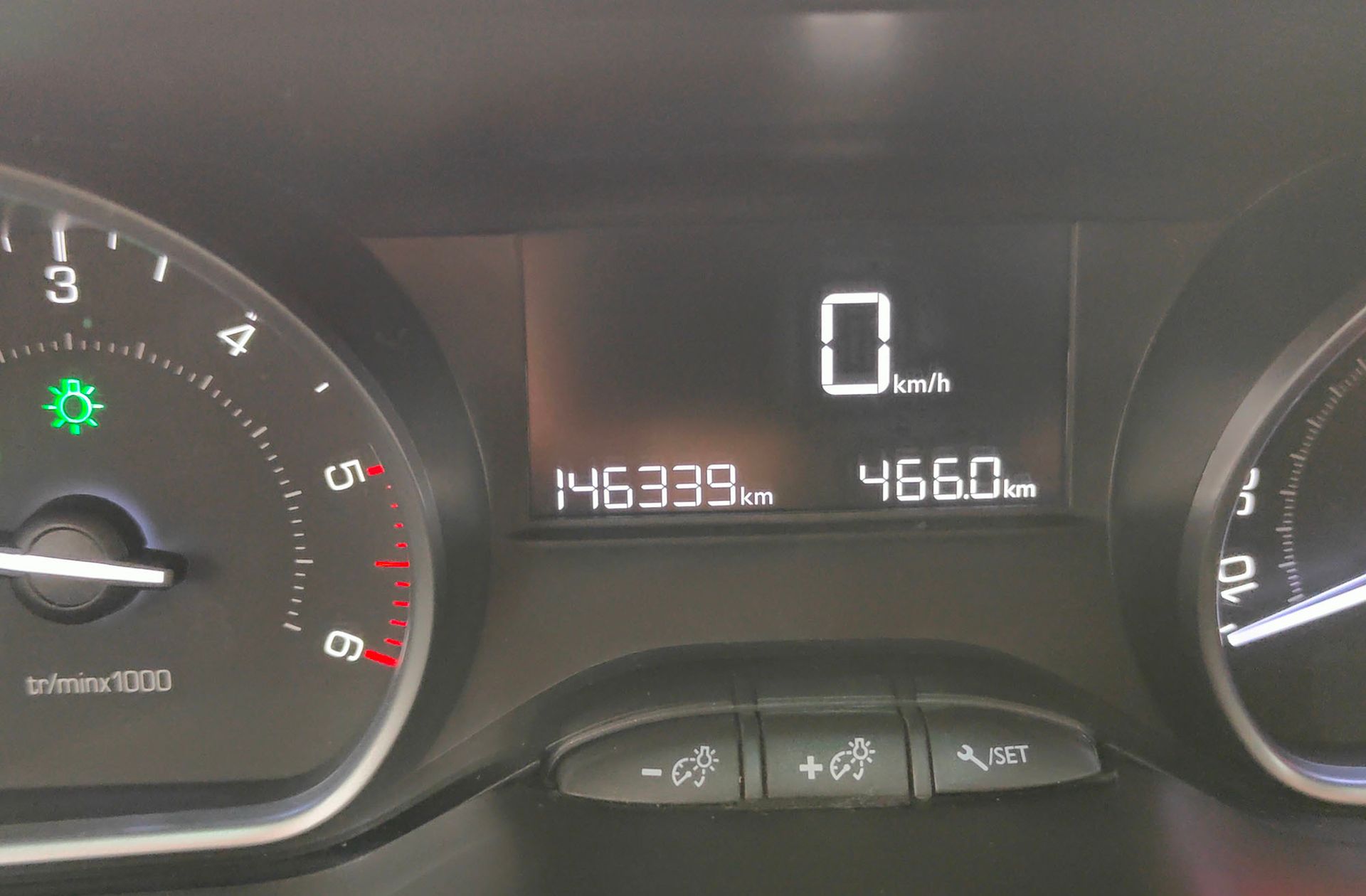 Peugeot 208 1.6 BlueHDi Style - foto 8