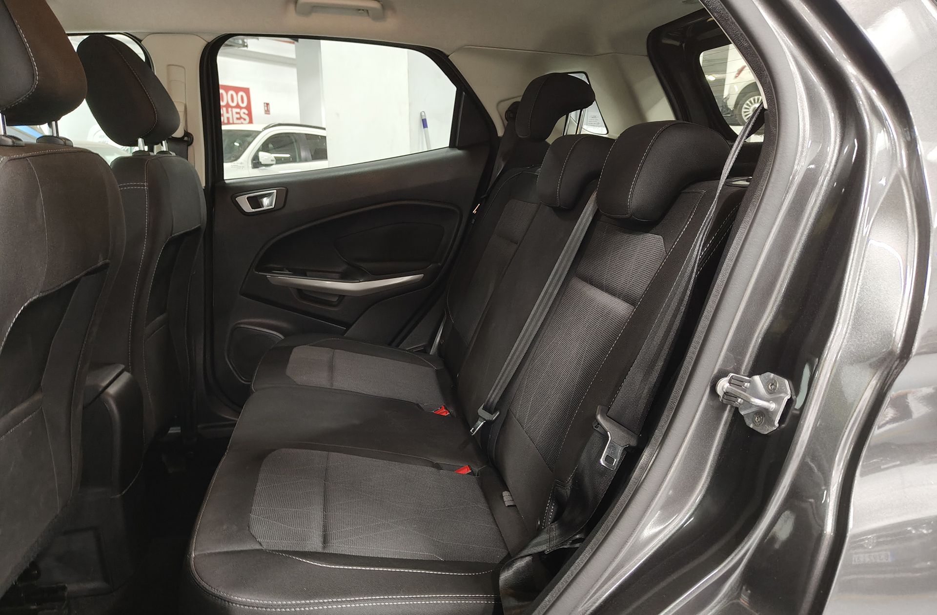 Ford EcoSport 1.0T EcoBoost Titanium - foto 12