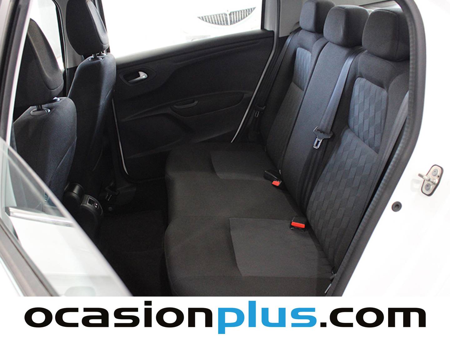 Foto asientos traseros Citroën C-Elysée Citroën C-Elysee PureTech 82 Shine (82 CV)