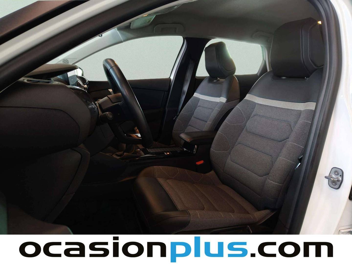 Foto asientos delanteros Citroën C4 Citroën C4 PureTech 130 S&S 6v Feel Pack (130 CV)