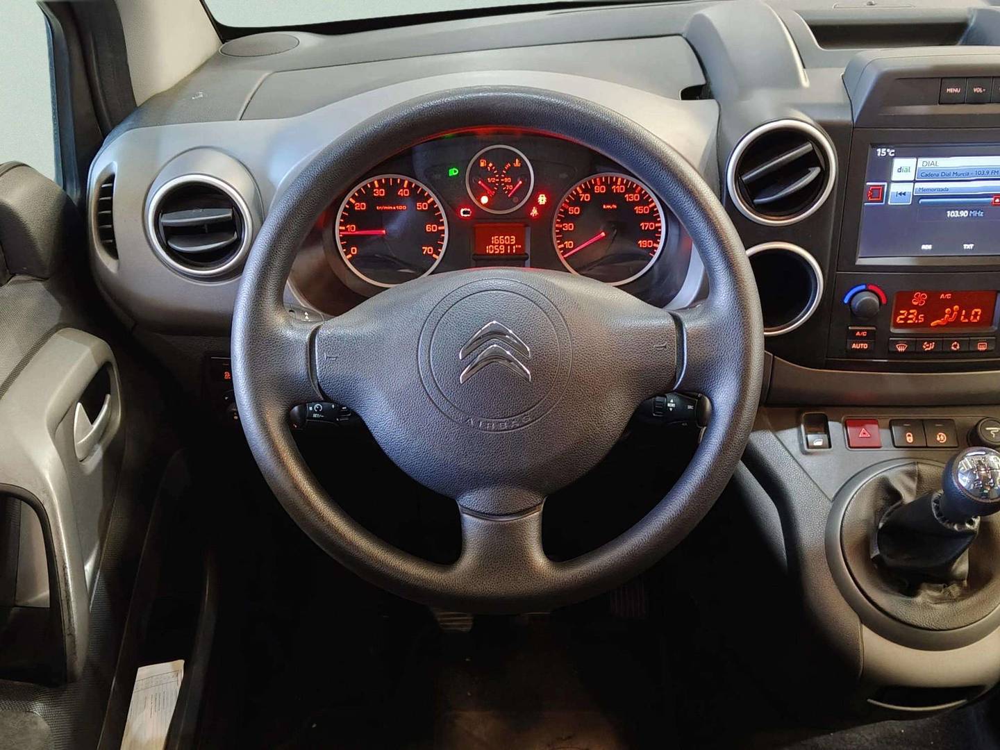 Foto Citroën Berlingo Citroen Berlingo Multispace 20 Aniversario BlueHDi (100 CV)