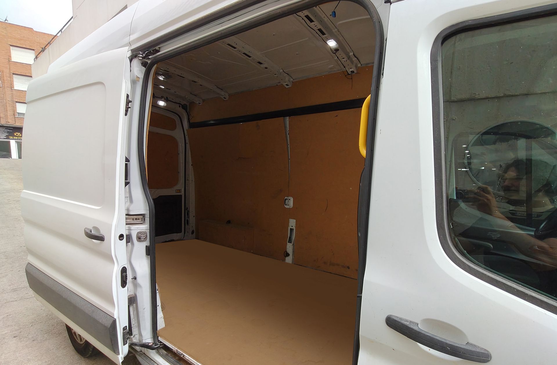 Ford Transit Furgon 350 MHEV L3H2 Trend FWD - foto 12